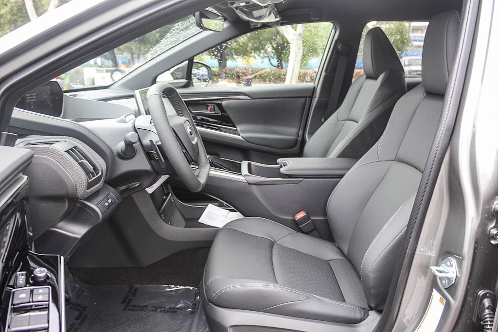2025 Subaru Solterra Limited 11