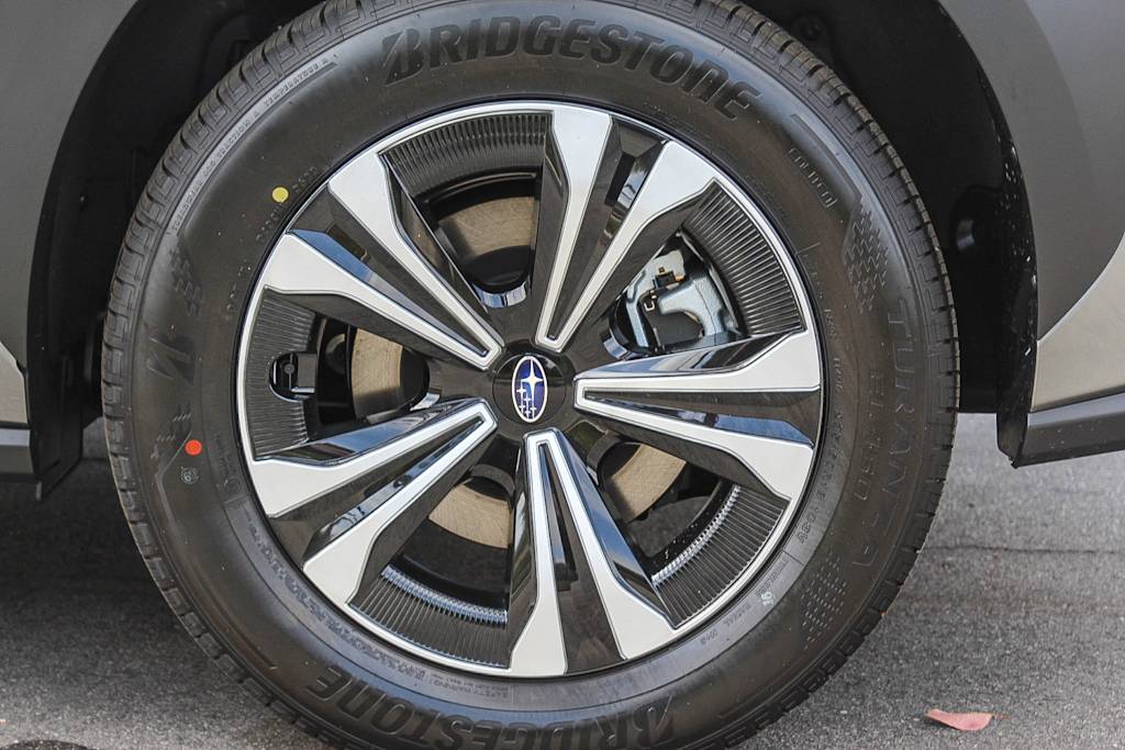 2025 Subaru Solterra Premium 20
