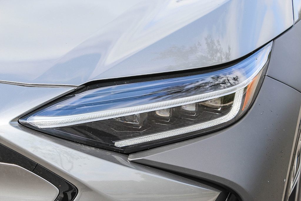 2025 Subaru Solterra Premium 19