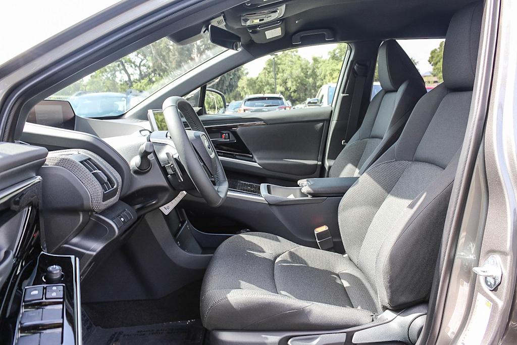 2025 Subaru Solterra Premium 11