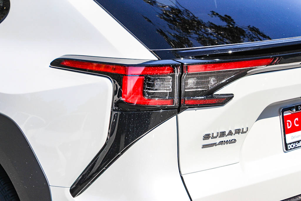 2025 Subaru Solterra Premium 19