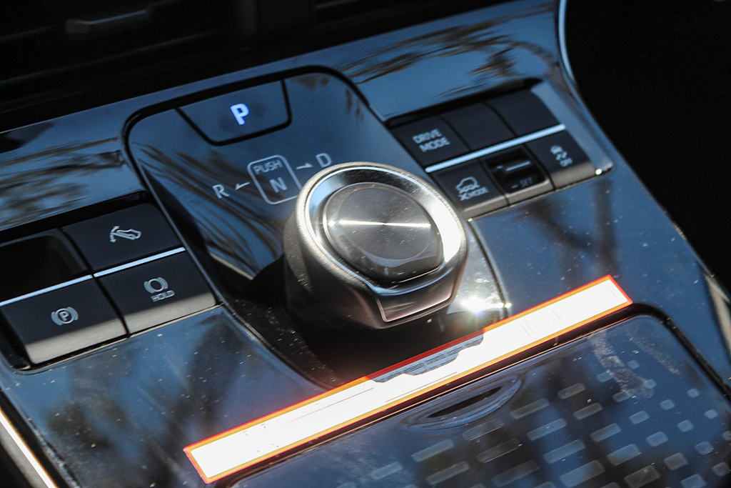 Thumbnail: 2025 Subaru Solterra - 12