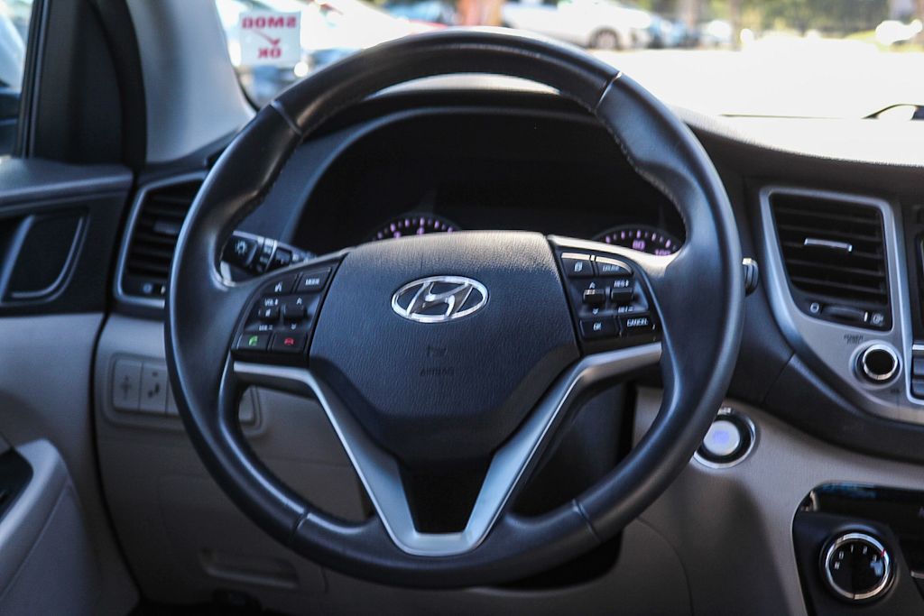 Thumbnail: 2017 Hyundai Tucson - 9