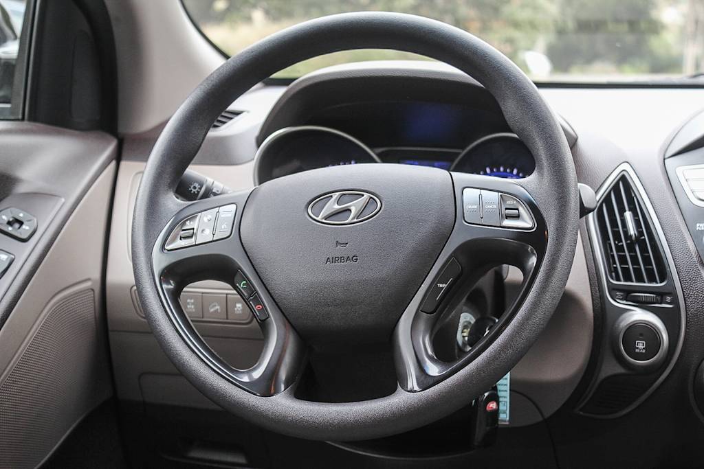 Thumbnail: 2015 Hyundai Tucson - 9