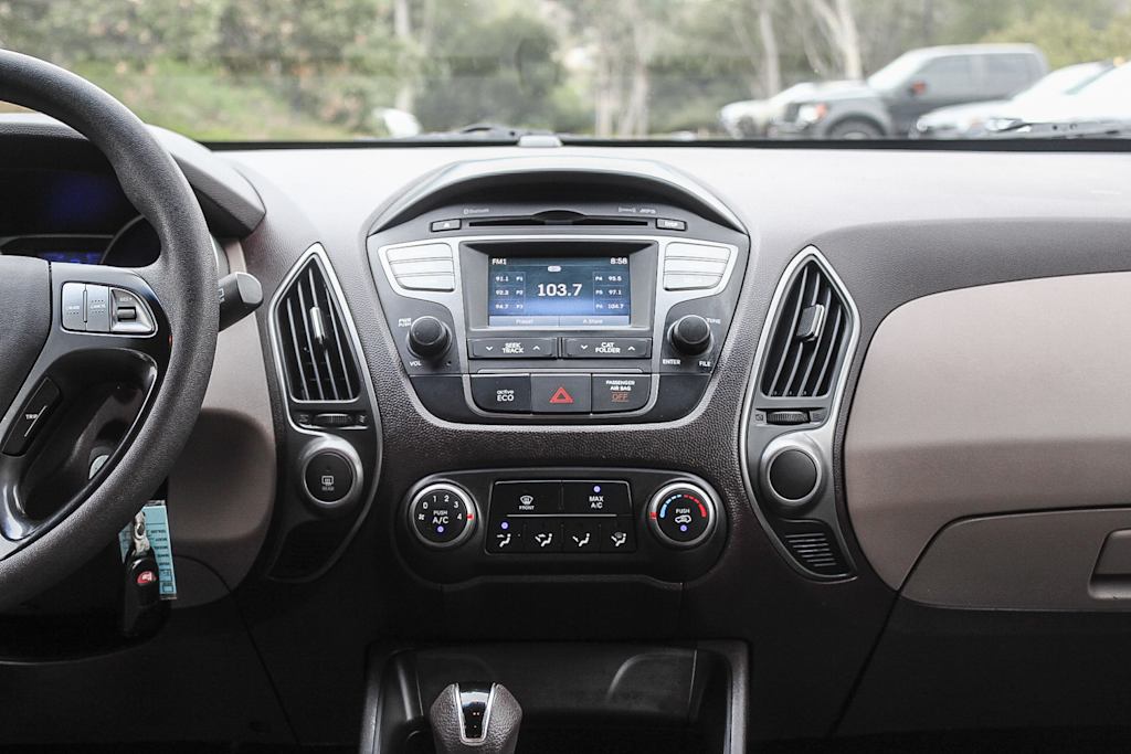 Thumbnail: 2015 Hyundai Tucson - 13