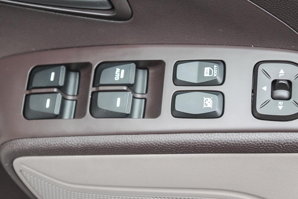 Thumbnail: 2015 Hyundai Tucson - 24