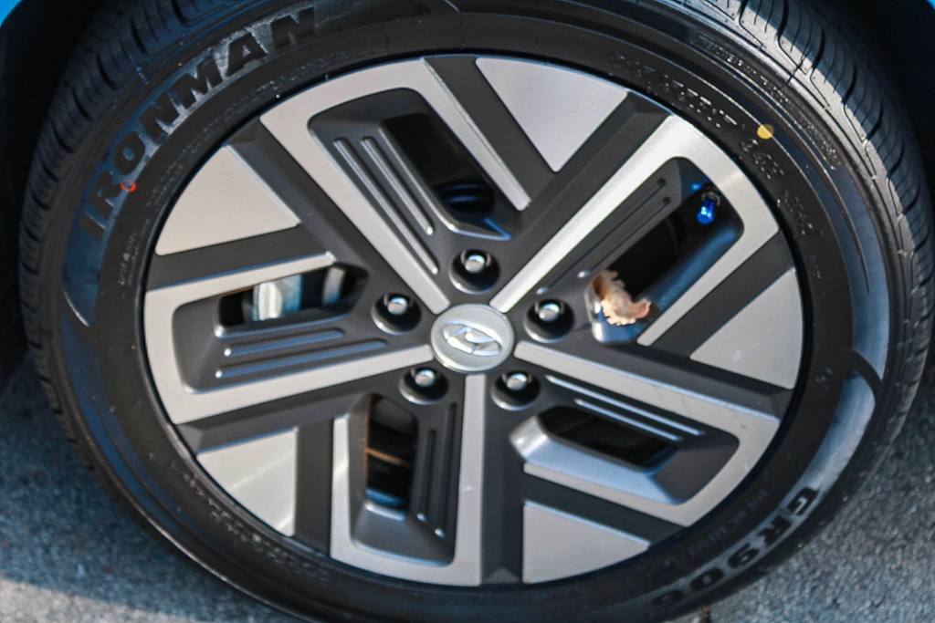Thumbnail: 2023 Hyundai Kona - 6