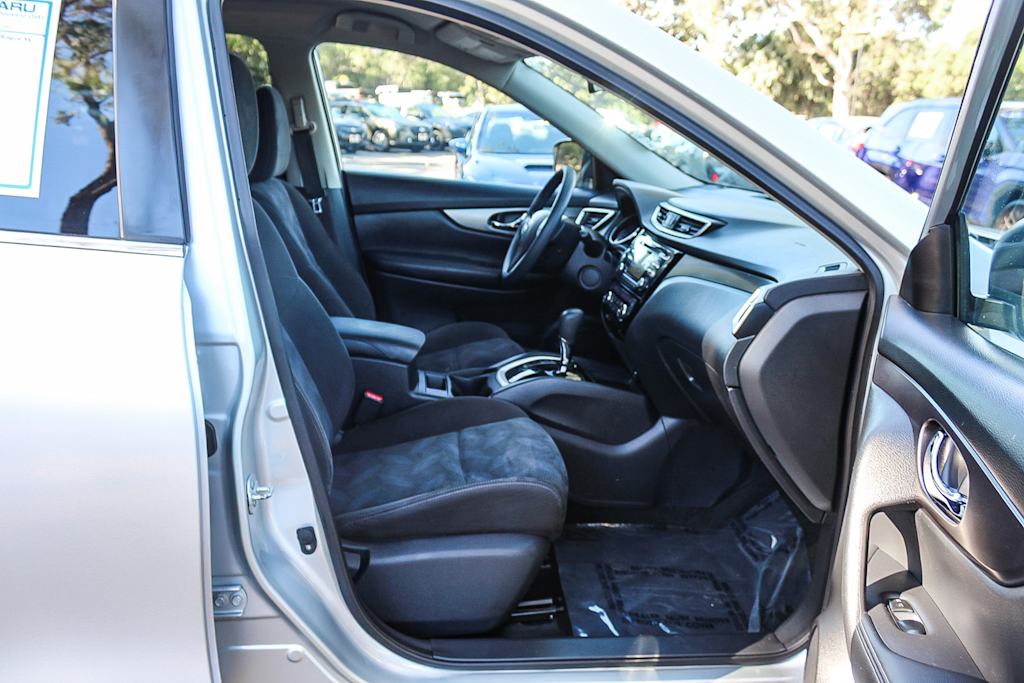 Thumbnail: 2015 Nissan Rogue - 8