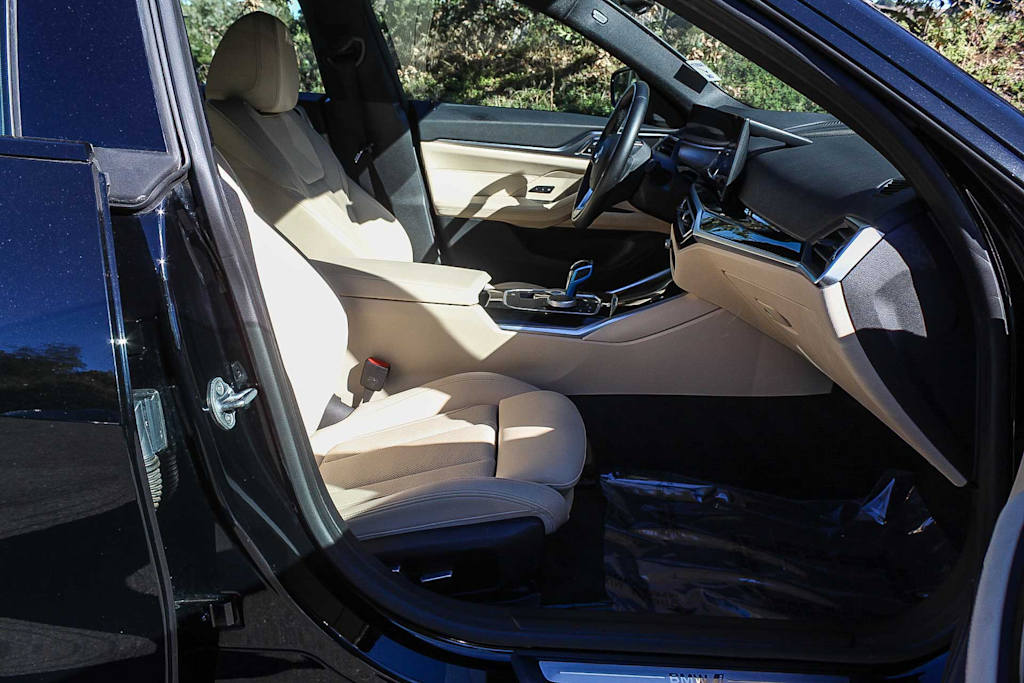 Thumbnail: 2023 BMW i4 - 10