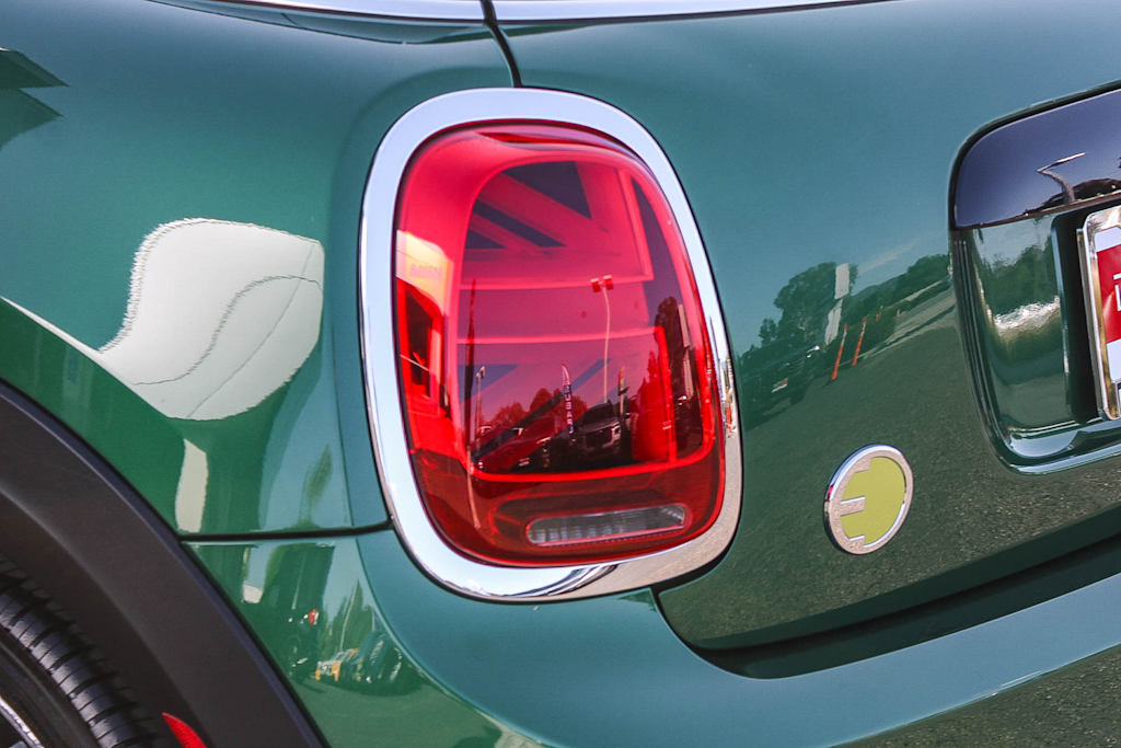 Thumbnail: 2023 MINI Cooper - 19