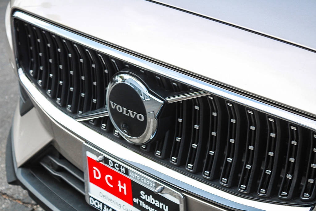 Thumbnail: 2025 Volvo V60 - 6