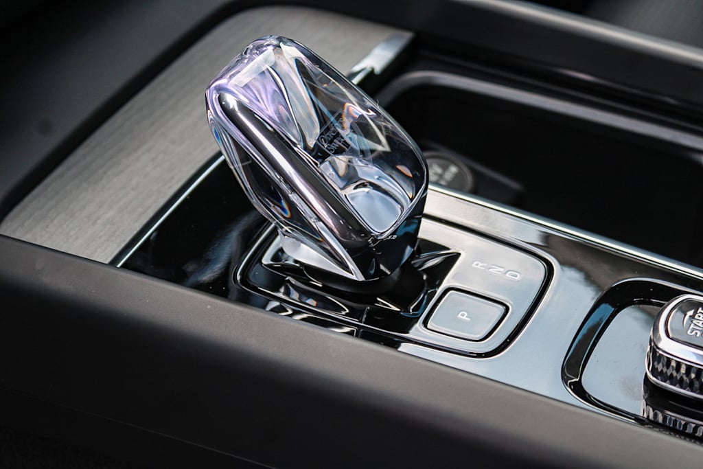 Thumbnail: 2025 Volvo V60 - 14