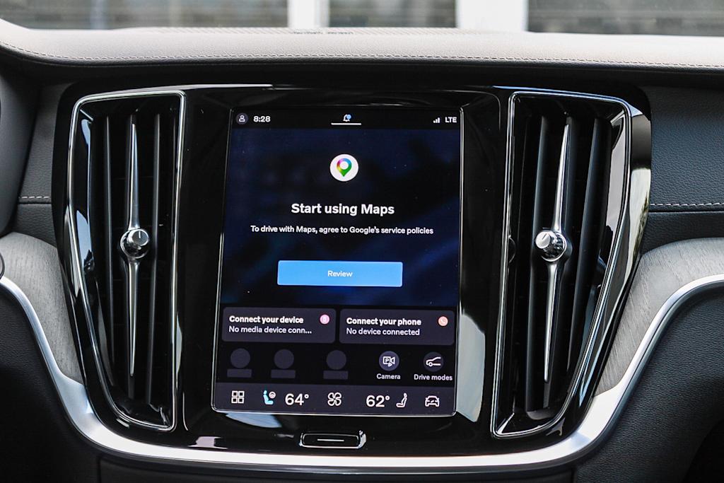 Thumbnail: 2025 Volvo V60 - 23