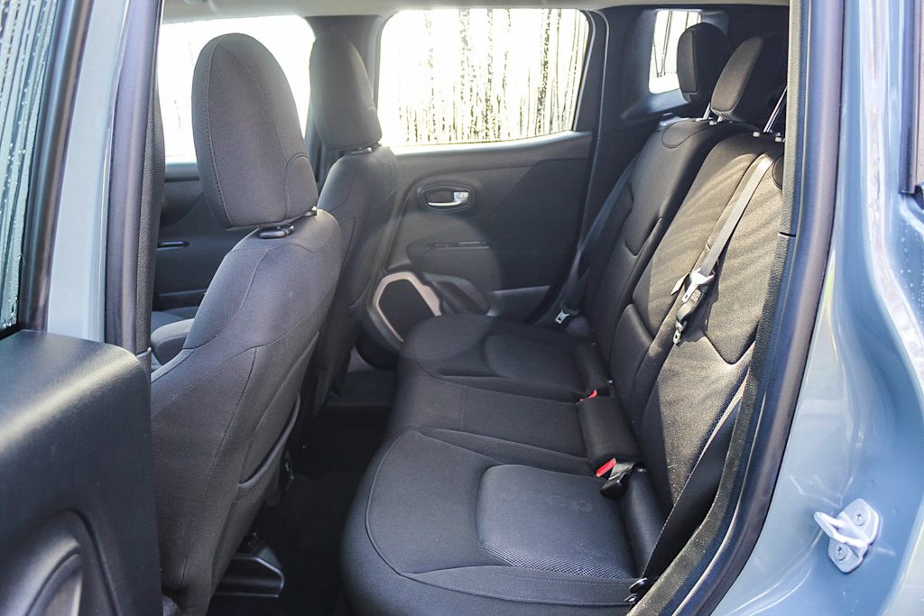 Thumbnail: 2016 Jeep Renegade - 12