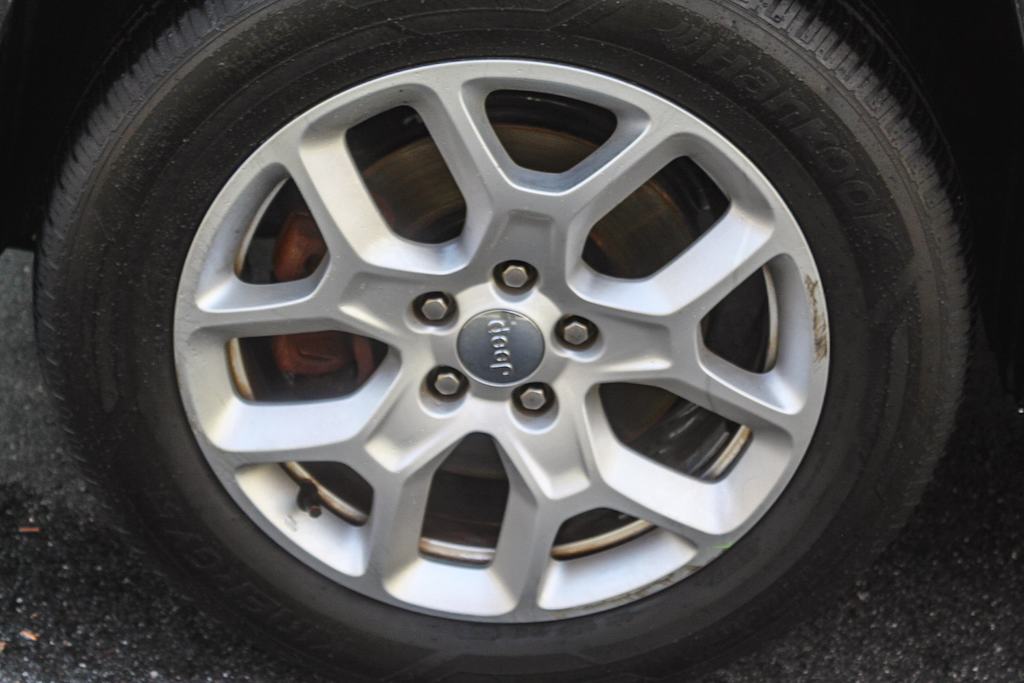 Thumbnail: 2016 Jeep Renegade - 7