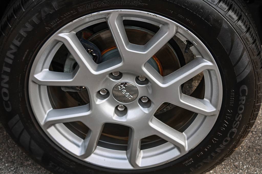 Thumbnail: 2021 Jeep Renegade - 21