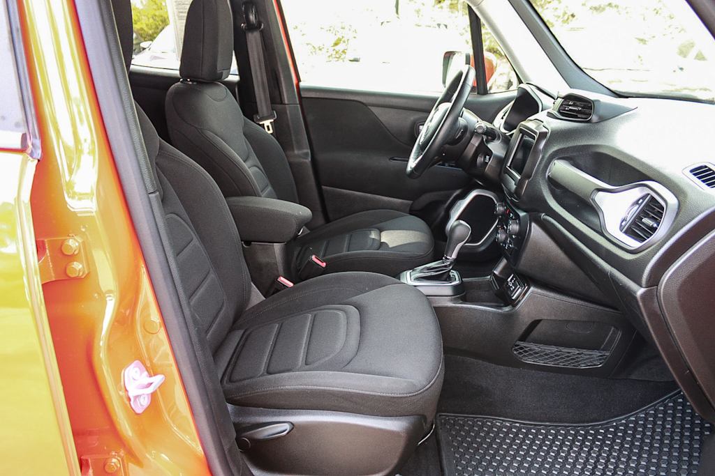 Thumbnail: 2021 Jeep Renegade - 10