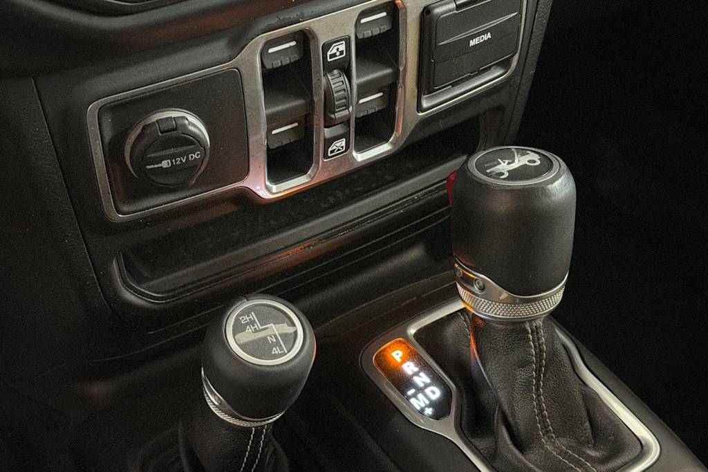 Thumbnail: 2018 Jeep Wrangler - 15