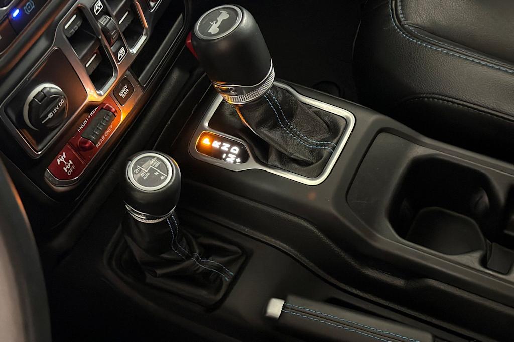 Thumbnail: 2022 Jeep Wrangler - 15