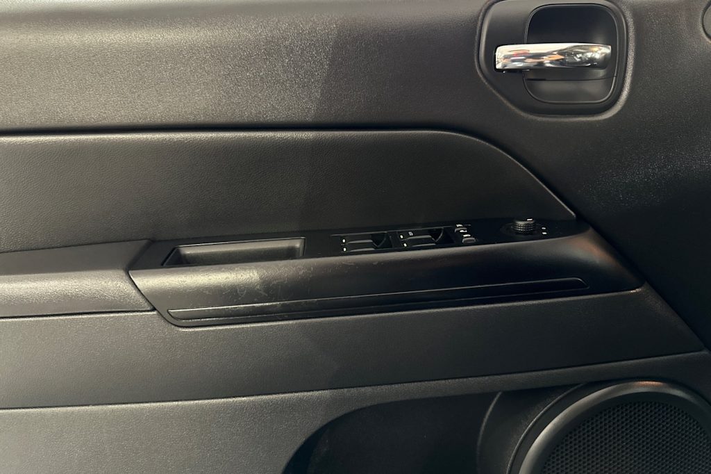 Thumbnail: 2014 Jeep Patriot - 20