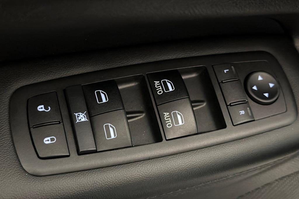 Thumbnail: 2018 Jeep Grand Cherokee - 22