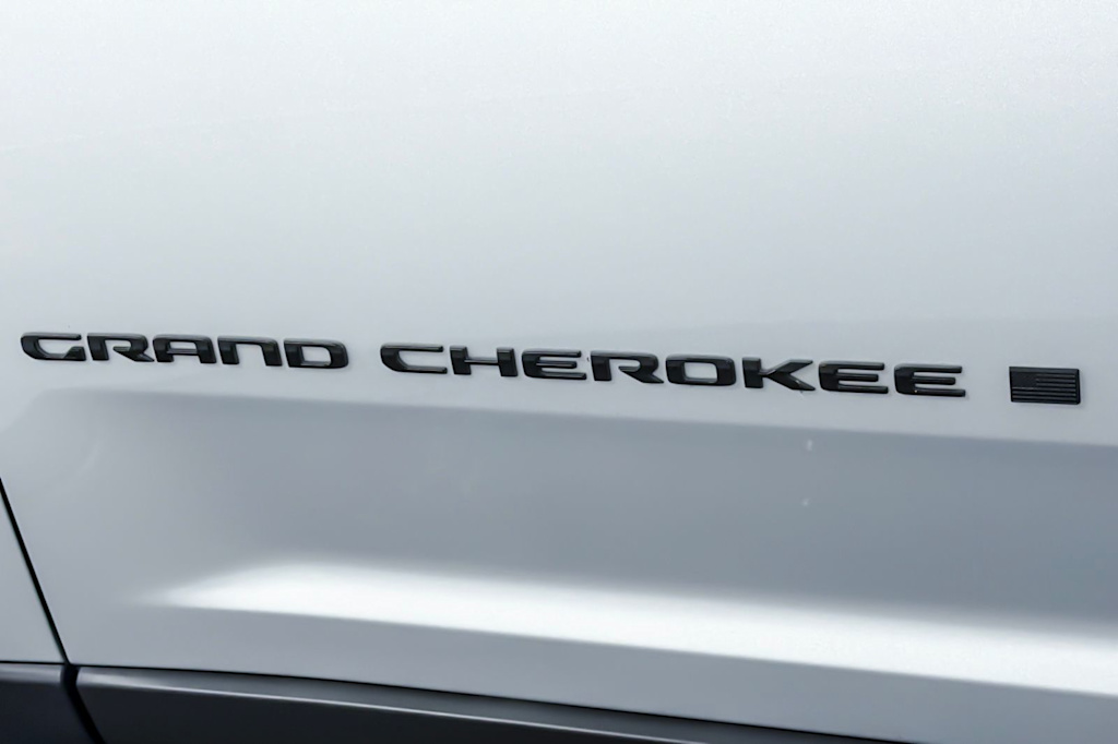 Thumbnail: 2023 Jeep Grand Cherokee L - 7