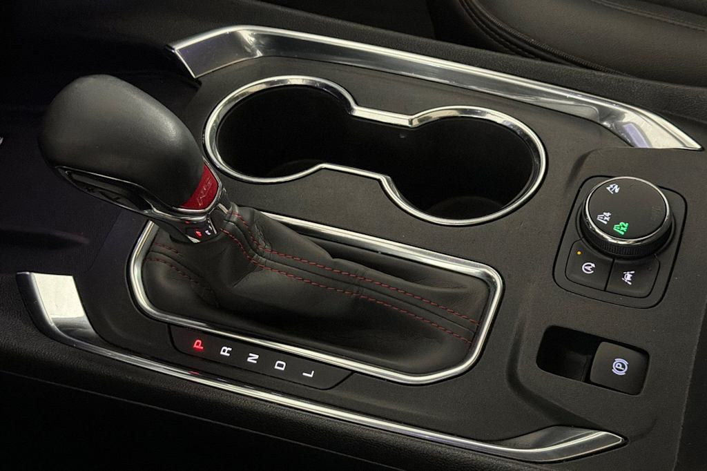 Thumbnail: 2023 Chevrolet Traverse - 14