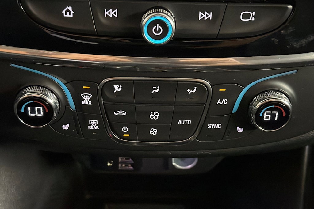 Thumbnail: 2023 Chevrolet Traverse - 26