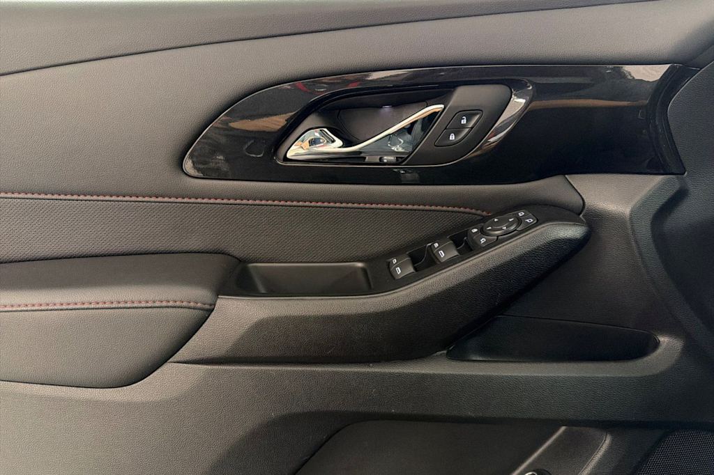 Thumbnail: 2023 Chevrolet Traverse - 21