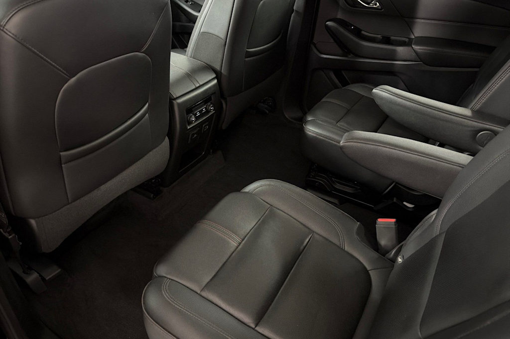 Thumbnail: 2023 Chevrolet Traverse - 10