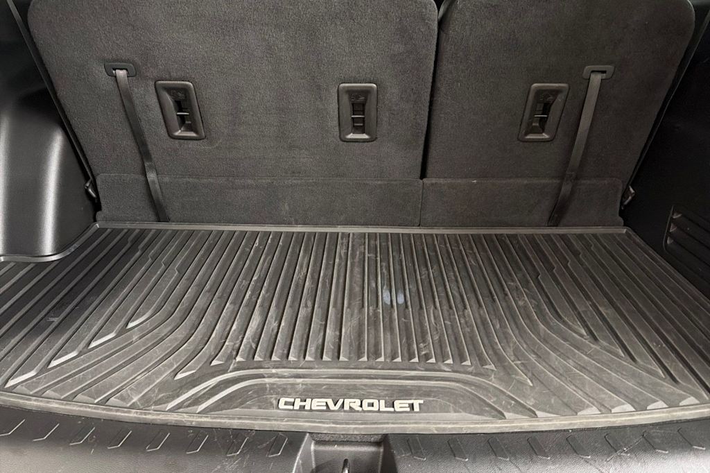Thumbnail: 2023 Chevrolet Traverse - 16