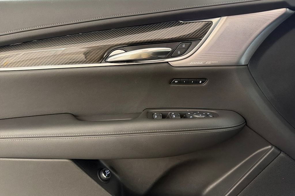 Thumbnail: 2023 Cadillac XT6 - 20