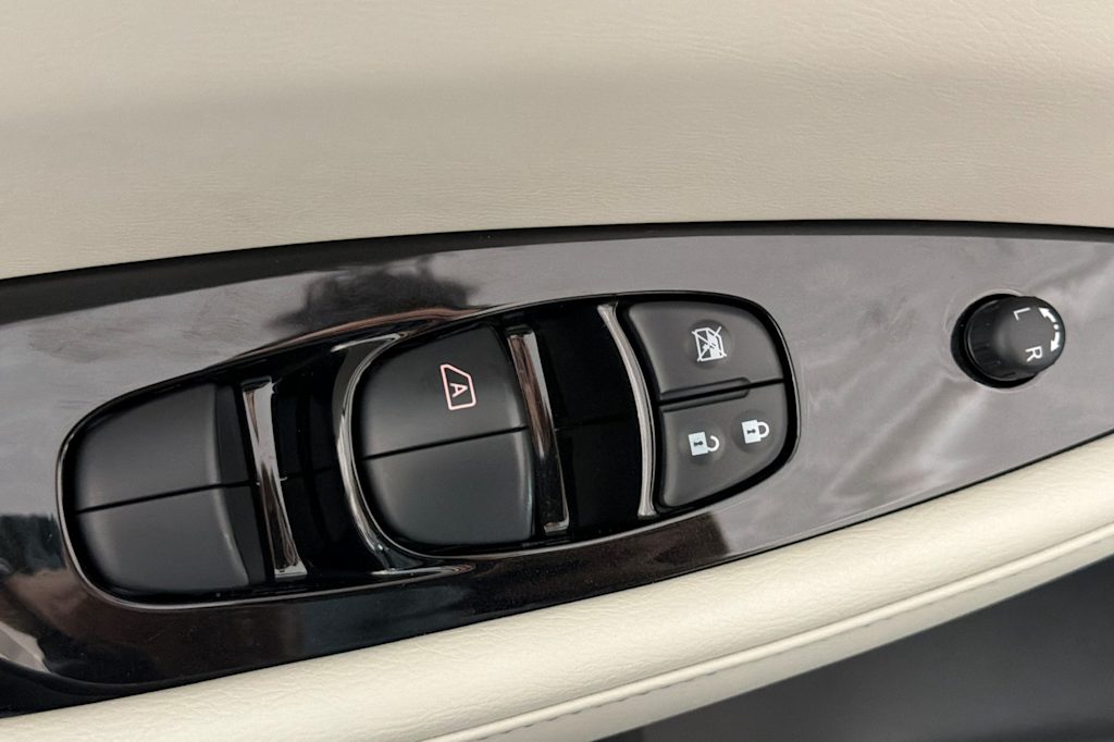 Thumbnail: 2018 Nissan Leaf - 21