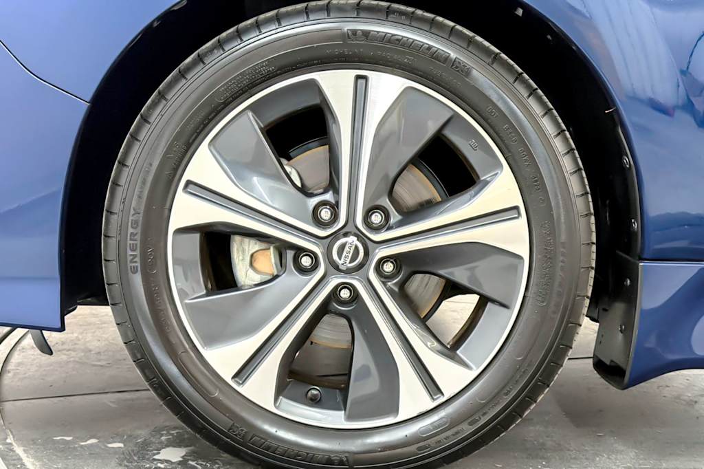Thumbnail: 2018 Nissan Leaf - 8