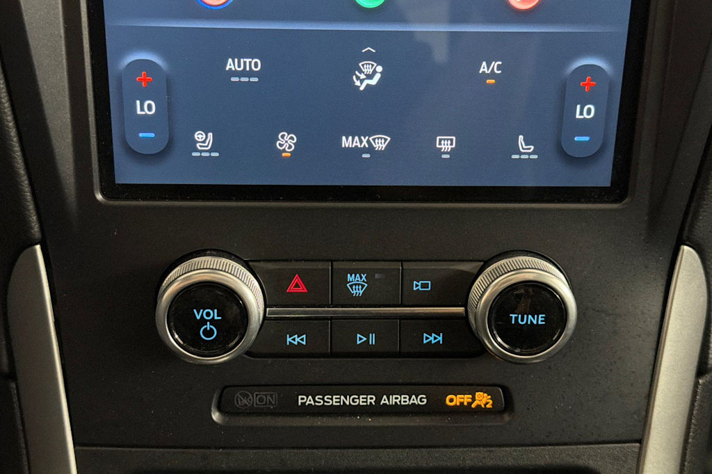 Thumbnail: 2022 Ford Edge - 25