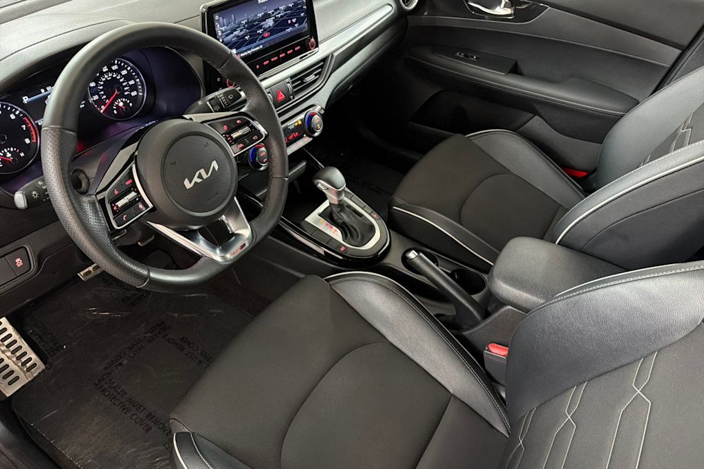 Thumbnail: 2023 Kia Forte - 9