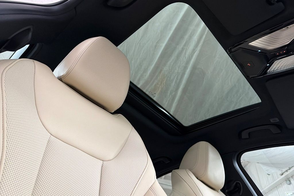 Thumbnail: 2023 BMW 3 Series - 21