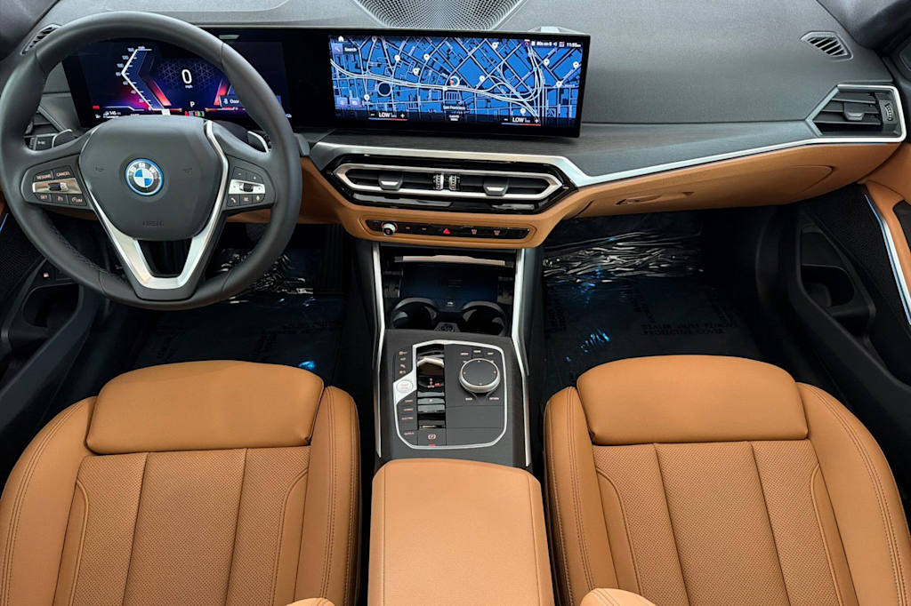Thumbnail: 2023 BMW 3 Series - 2