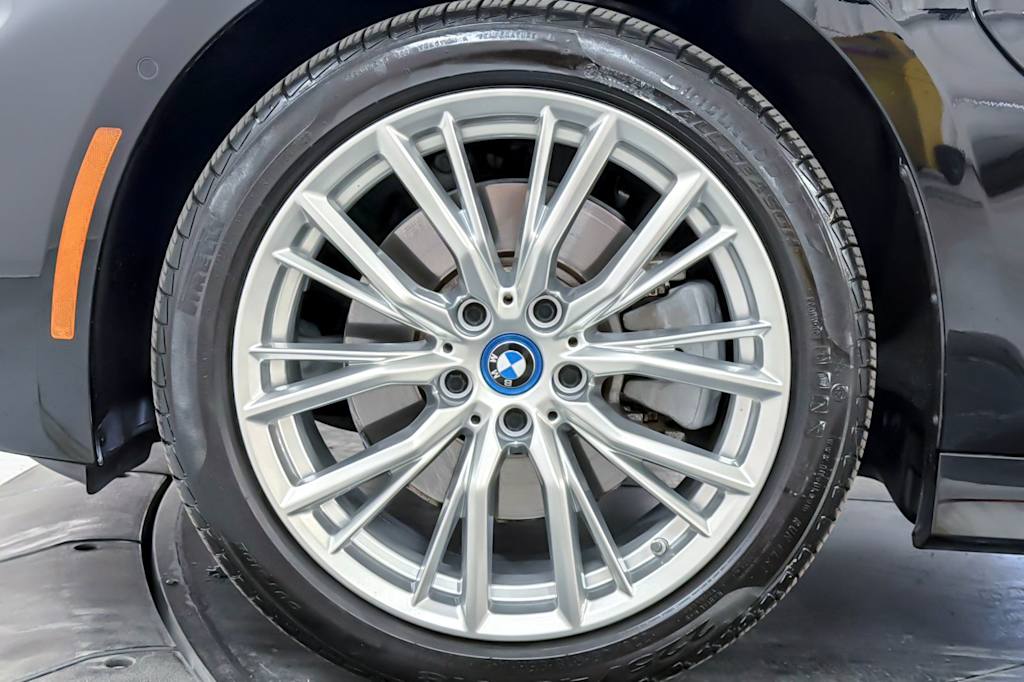 Thumbnail: 2023 BMW 3 Series - 8