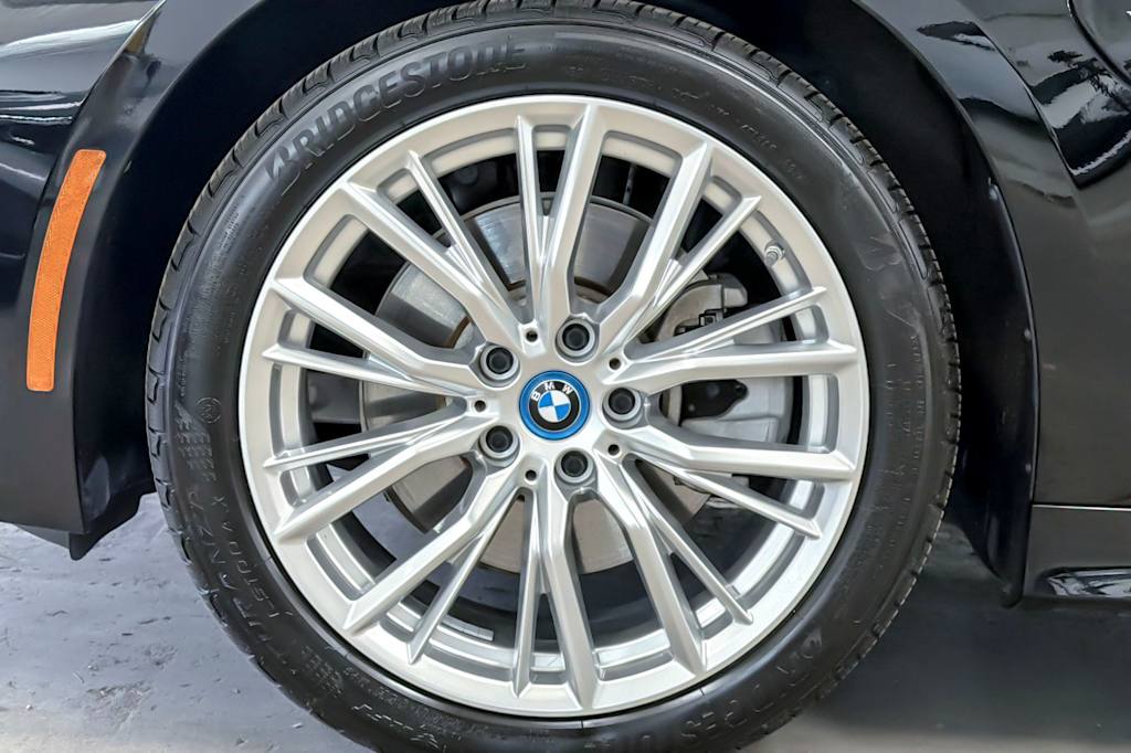 Thumbnail: 2023 BMW 3 Series - 8
