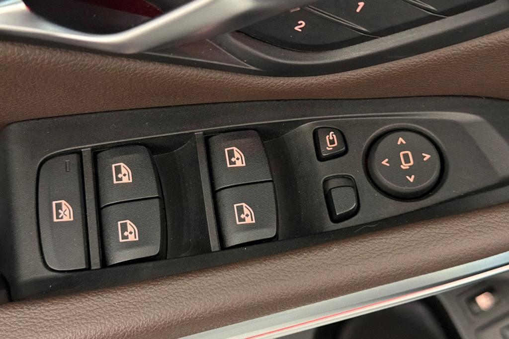 Thumbnail: 2023 BMW 3 Series - 21