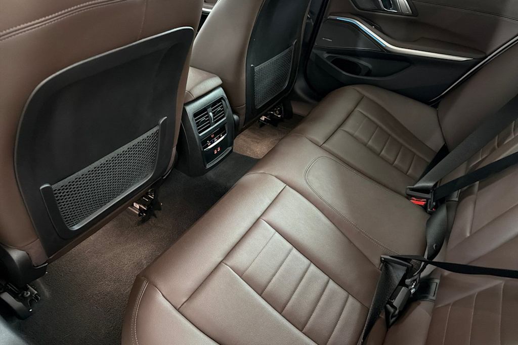 Thumbnail: 2023 BMW 3 Series - 10