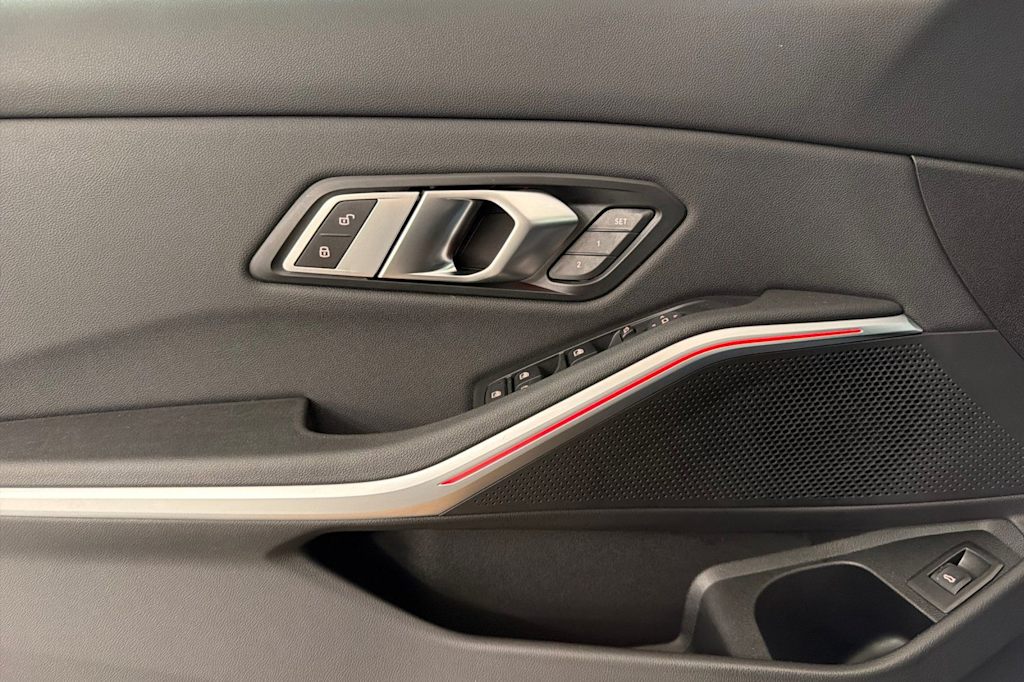 Thumbnail: 2021 BMW 3 Series - 20