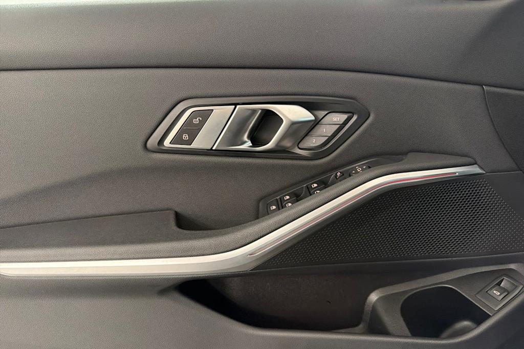 Thumbnail: 2021 BMW 3 Series - 20