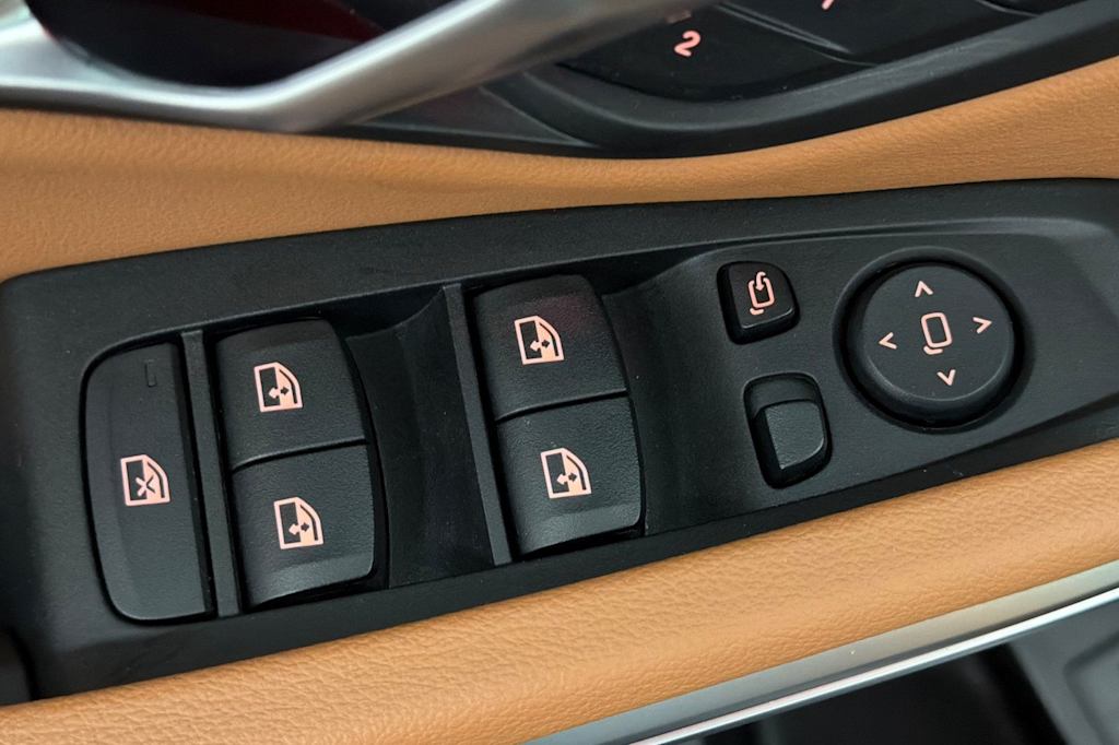 Thumbnail: 2021 BMW 3 Series - 21