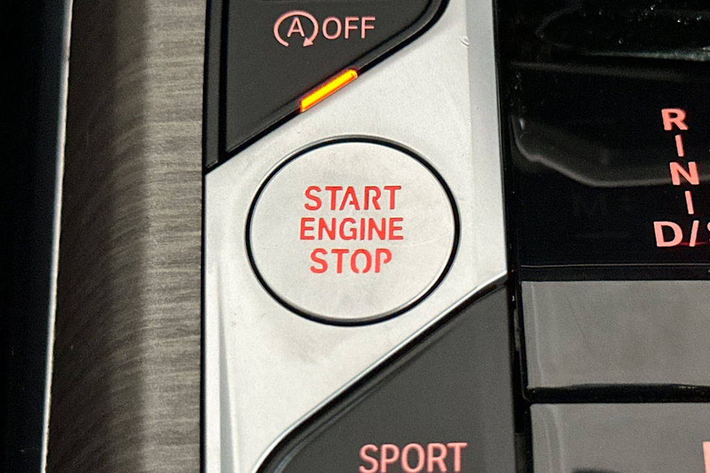 Thumbnail: 2025 BMW 3 Series - 25