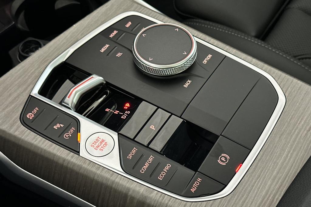 Thumbnail: 2025 BMW 3 Series - 13