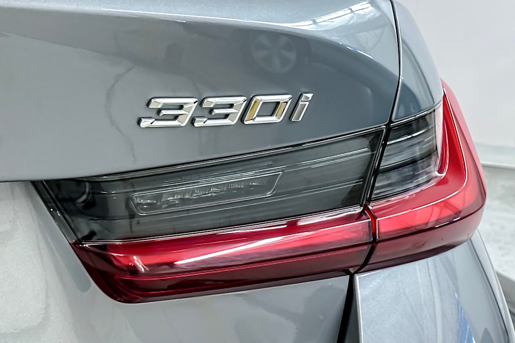 Thumbnail: 2025 BMW 3 Series - 28