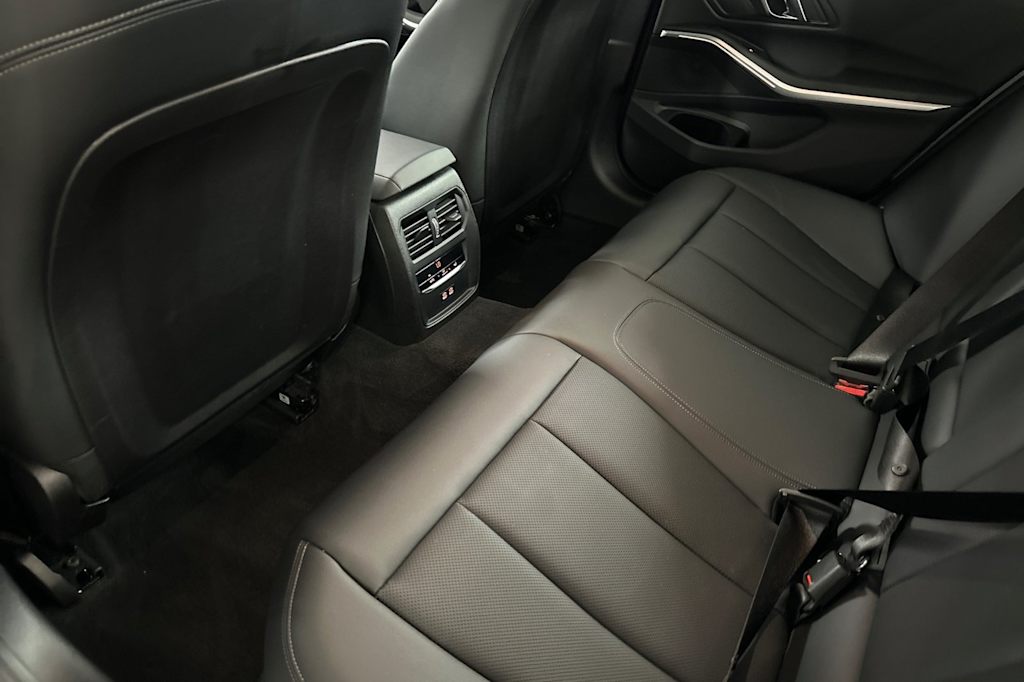 Thumbnail: 2025 BMW 3 Series - 9