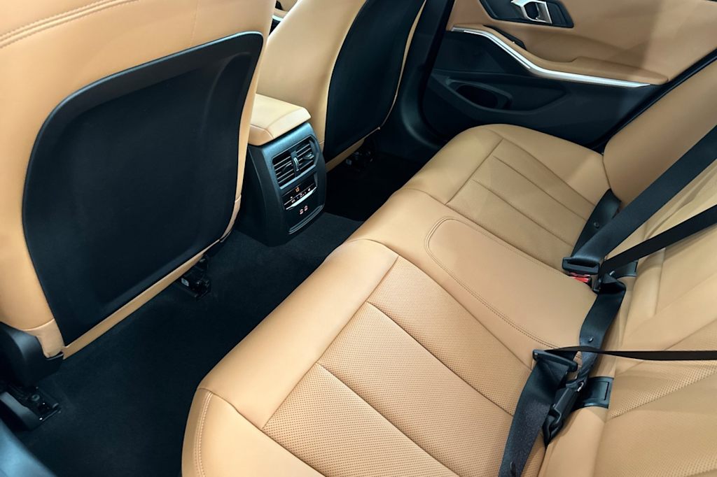 Thumbnail: 2025 BMW 3 Series - 10